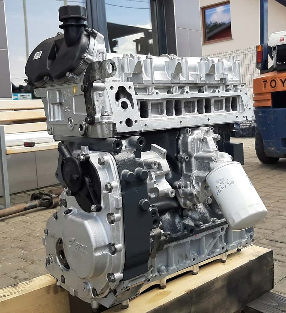 Moteur F1CE3481D vue 2