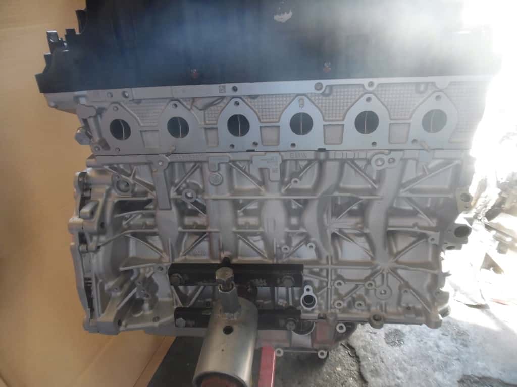 Moteur B57 D30 A vue 2