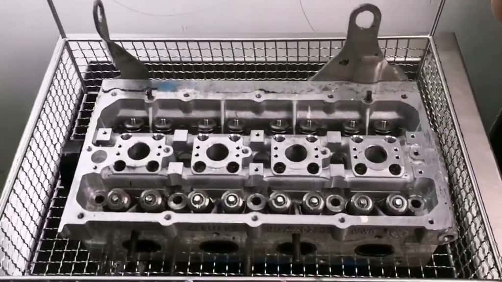 Moteur F20DVH vue 8