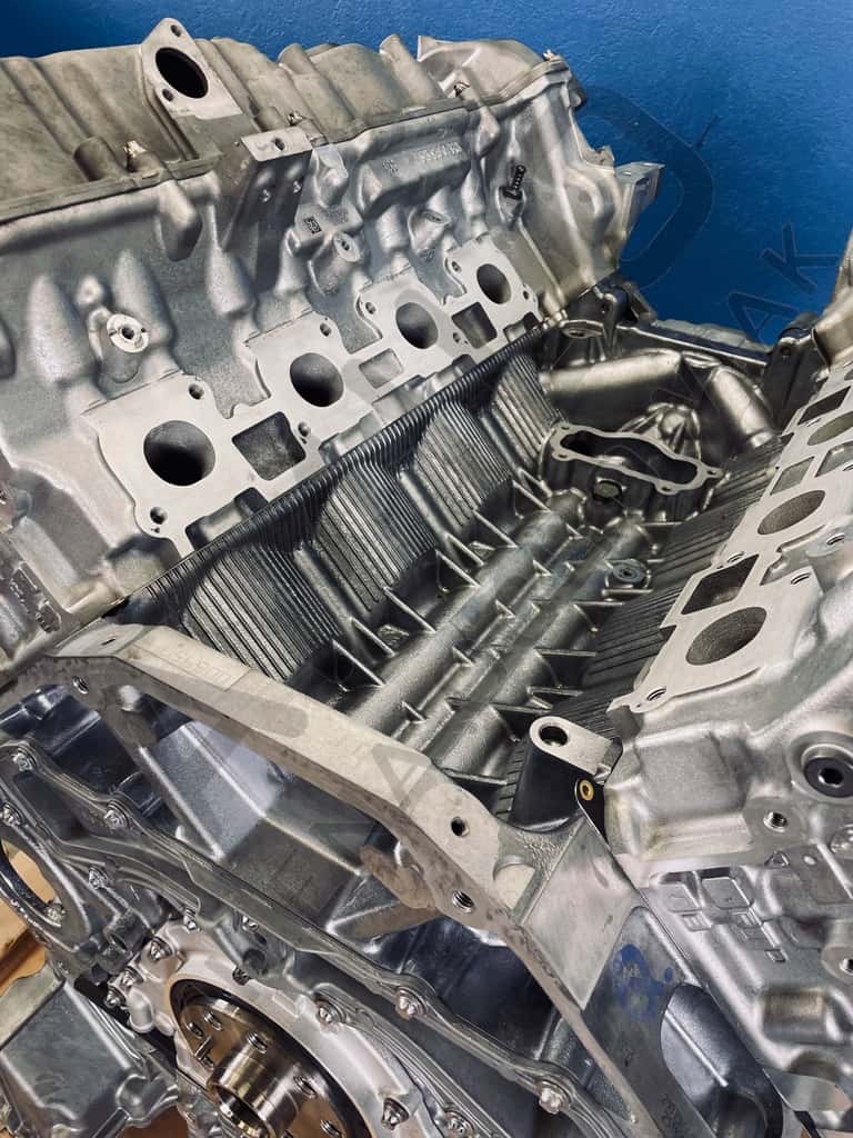 Moteur S63 B44 A vue 13