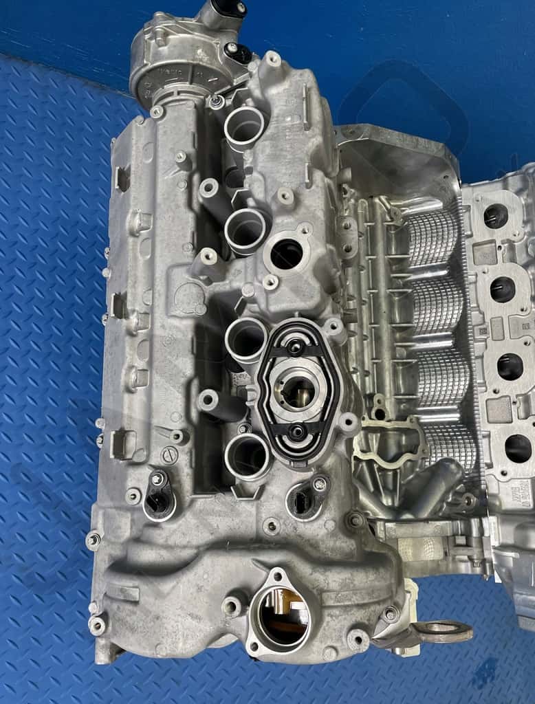 Moteur S63 B44 B vue 7