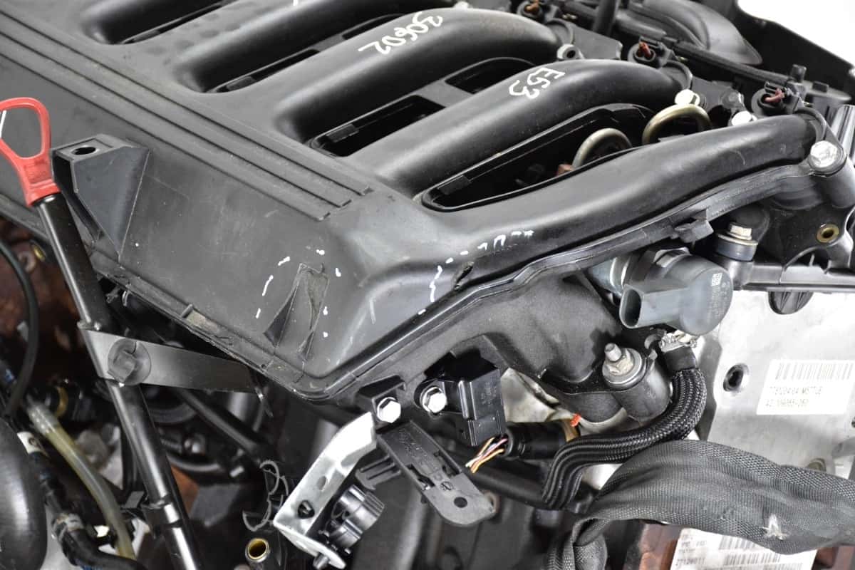 Moteur 306D2 vue 8