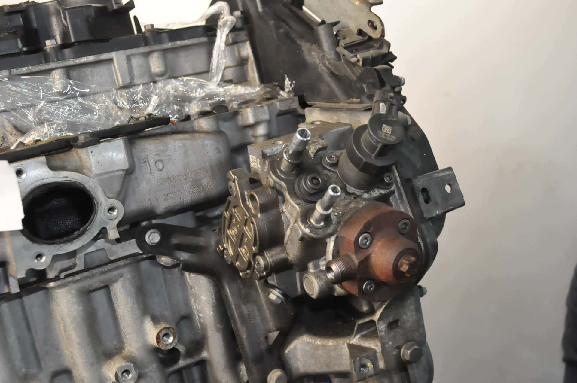 Moteur 9HP (DV6D) vue 2
