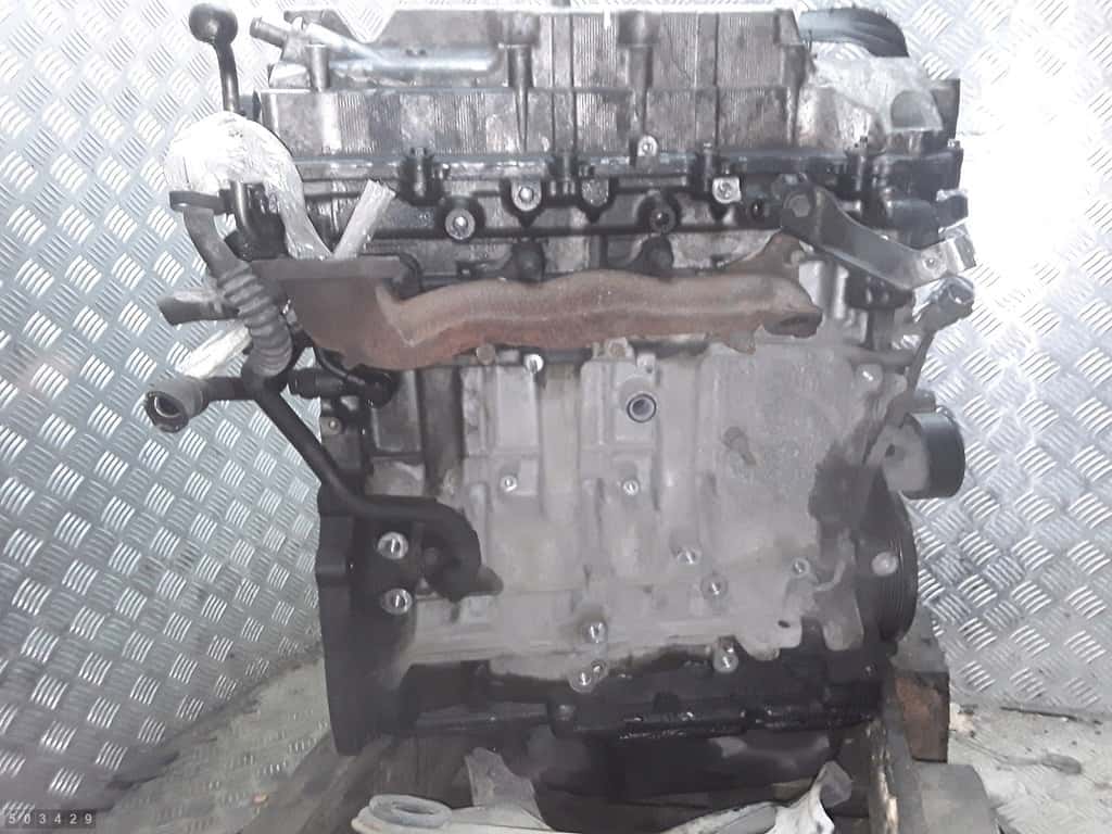 Moteur 2AD-FTV vue 3