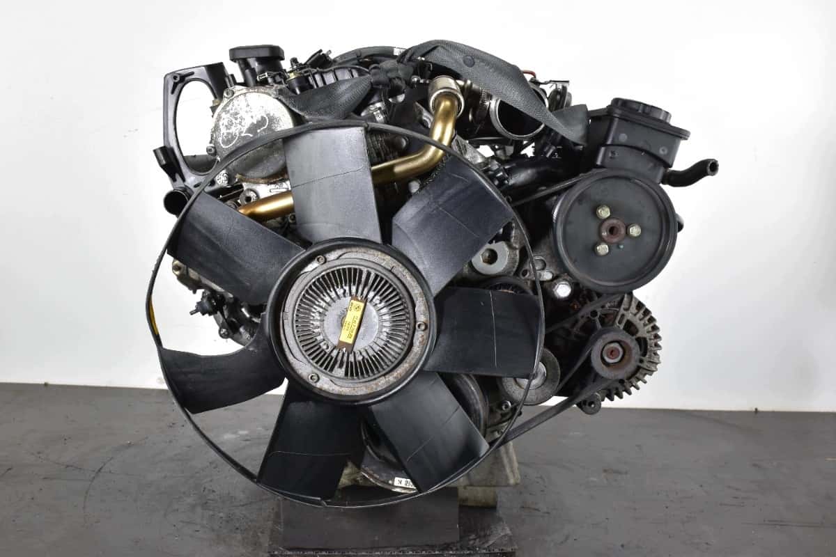 Moteur 306D2 vue 4