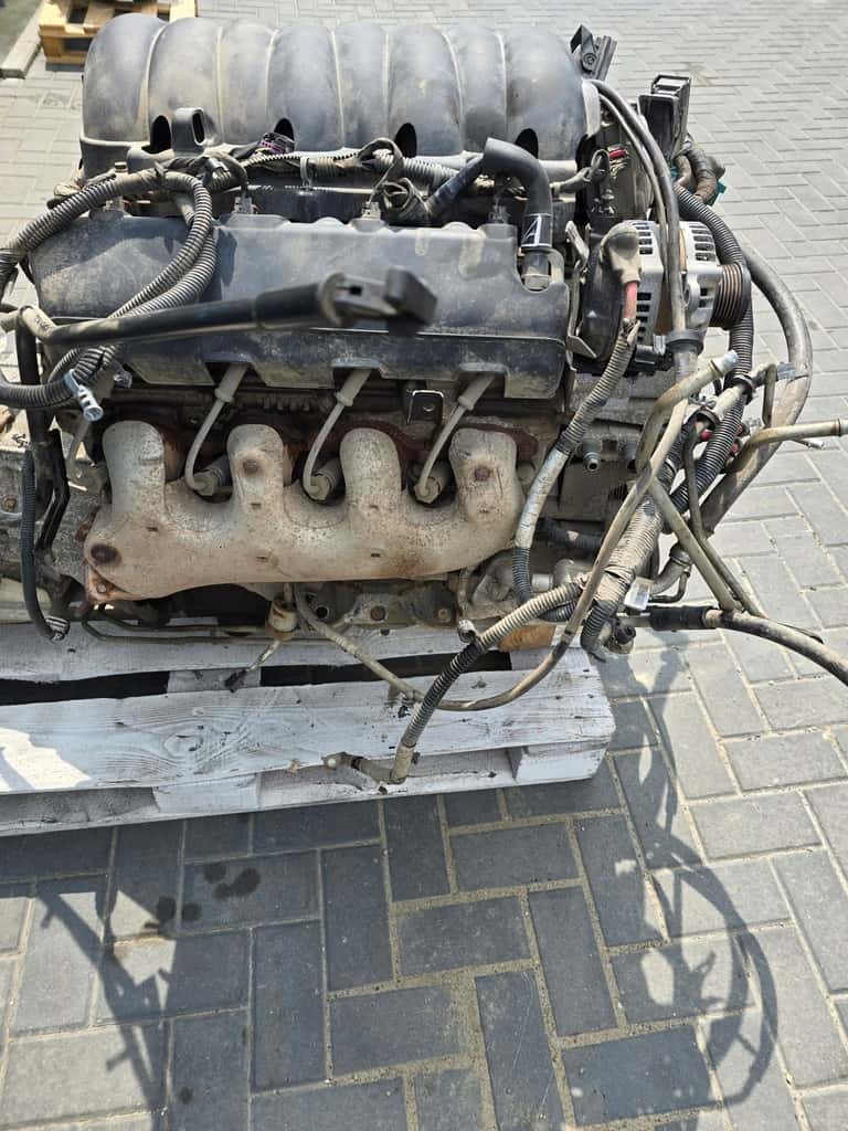 Moteur L83(325CUV8) vue 5