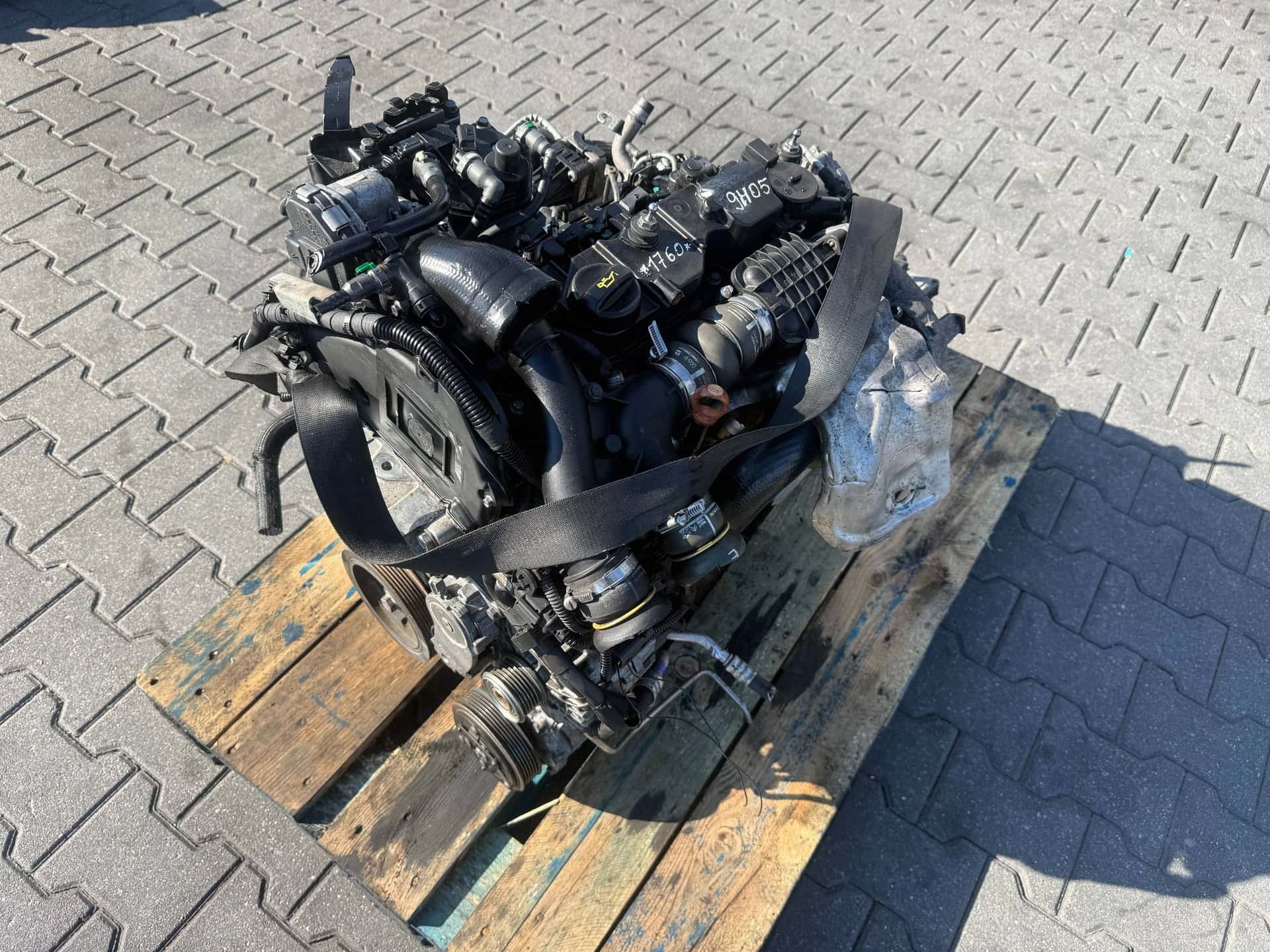 Moteur 9HC (DV6C) vue 3