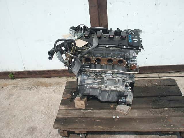 Moteur 2ZR-FXE vue 5