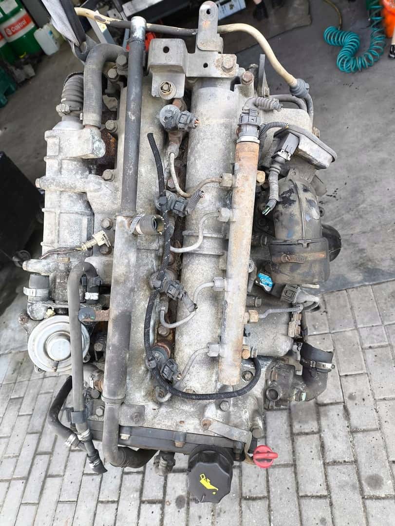 Moteur F1CE0481D (F30DT) vue 2