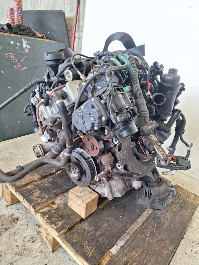 Moteur B37 D15 A vue 8
