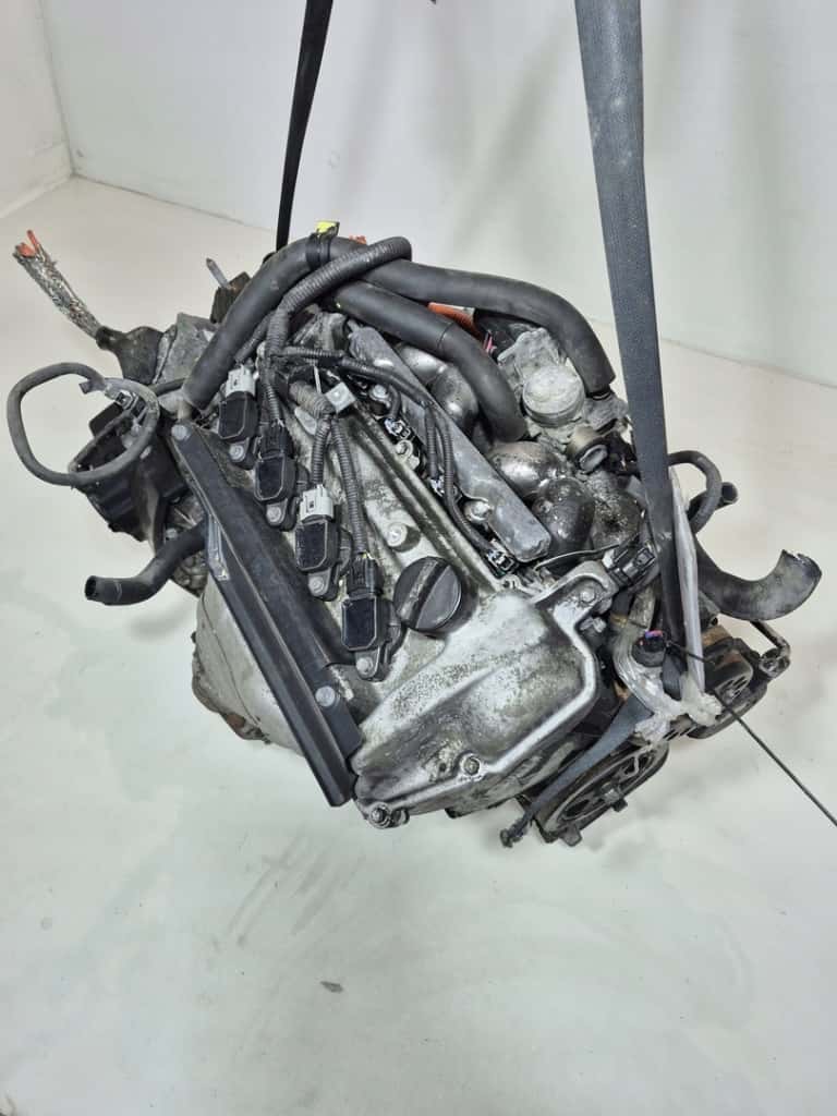 Moteur 1NZ-FXE vue 5