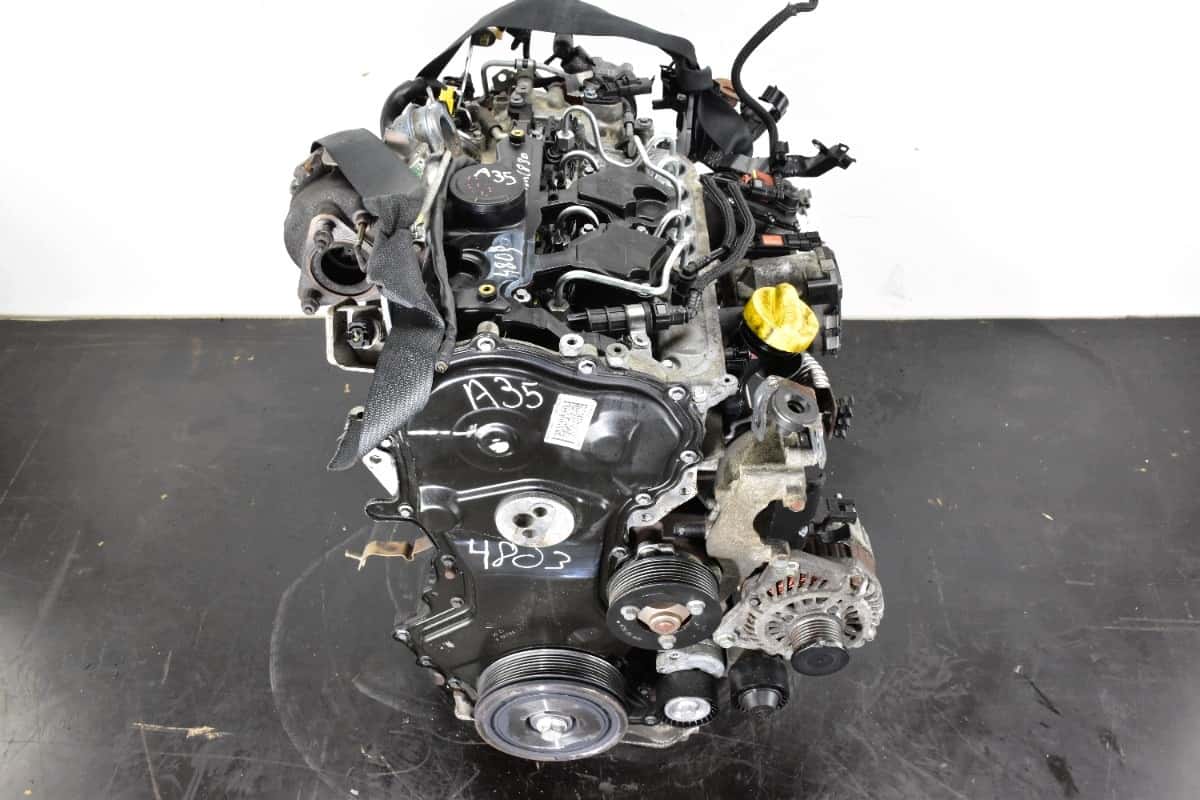 Moteur M9R 830 vue 9
