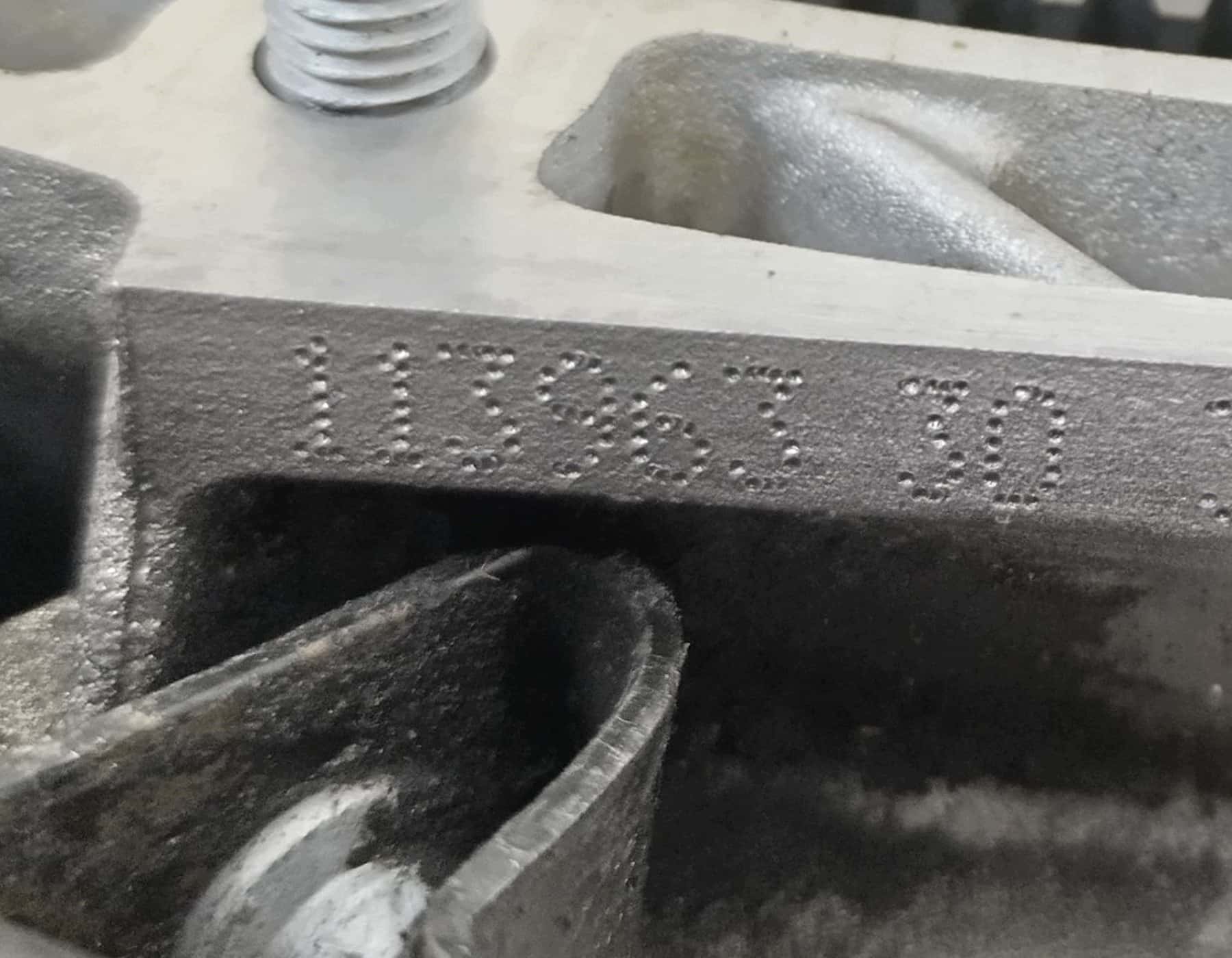 Moteur M 113.963 vue 6