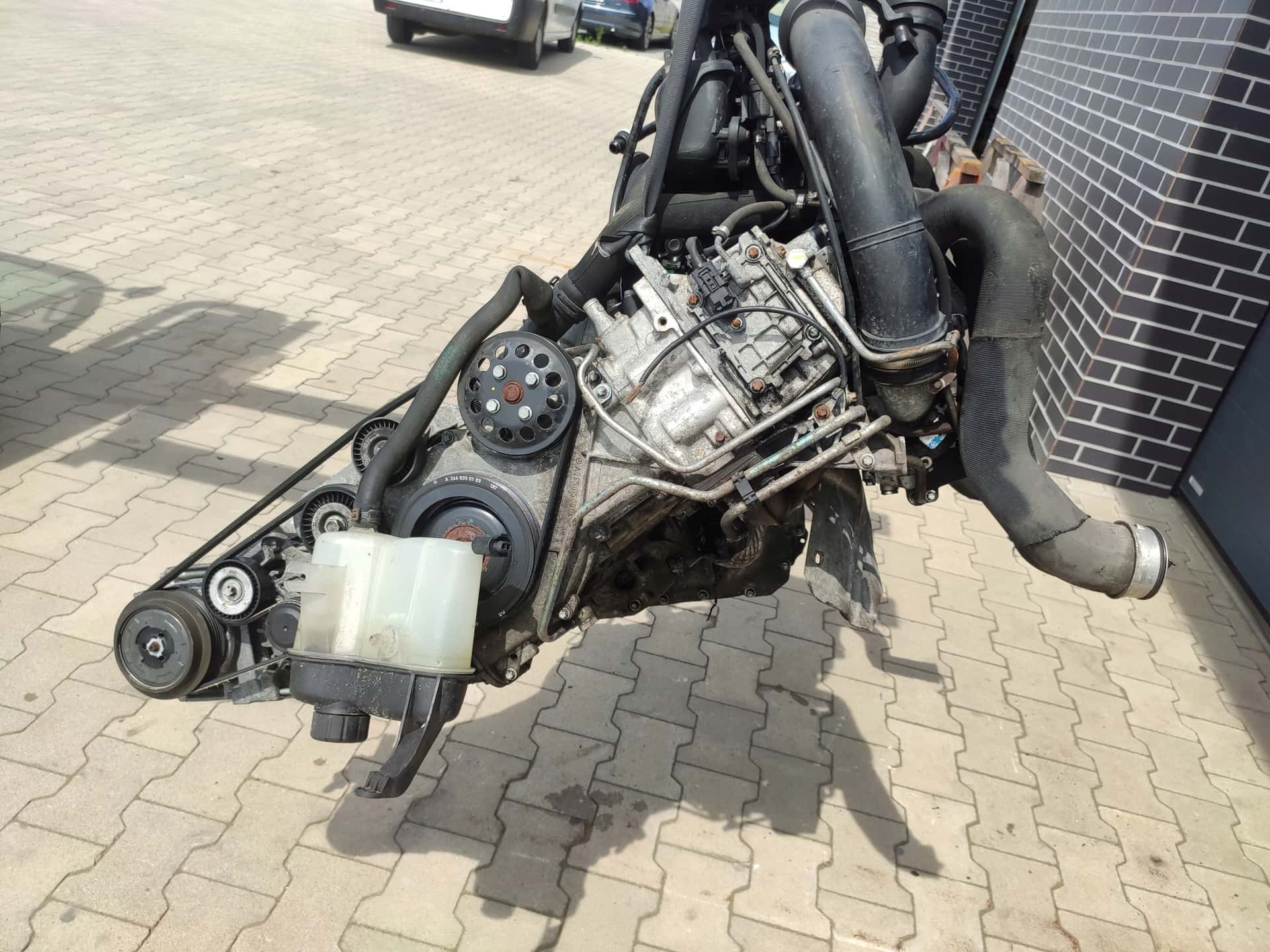Moteur M 266.980 vue 2