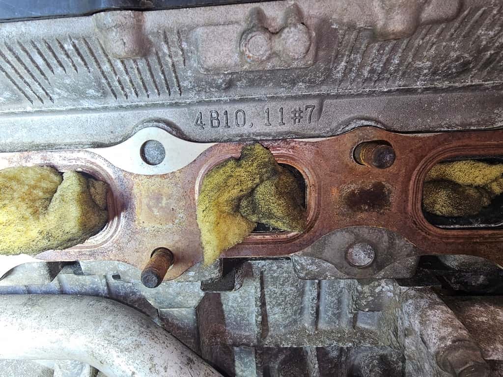 Moteur 4B10 vue 4