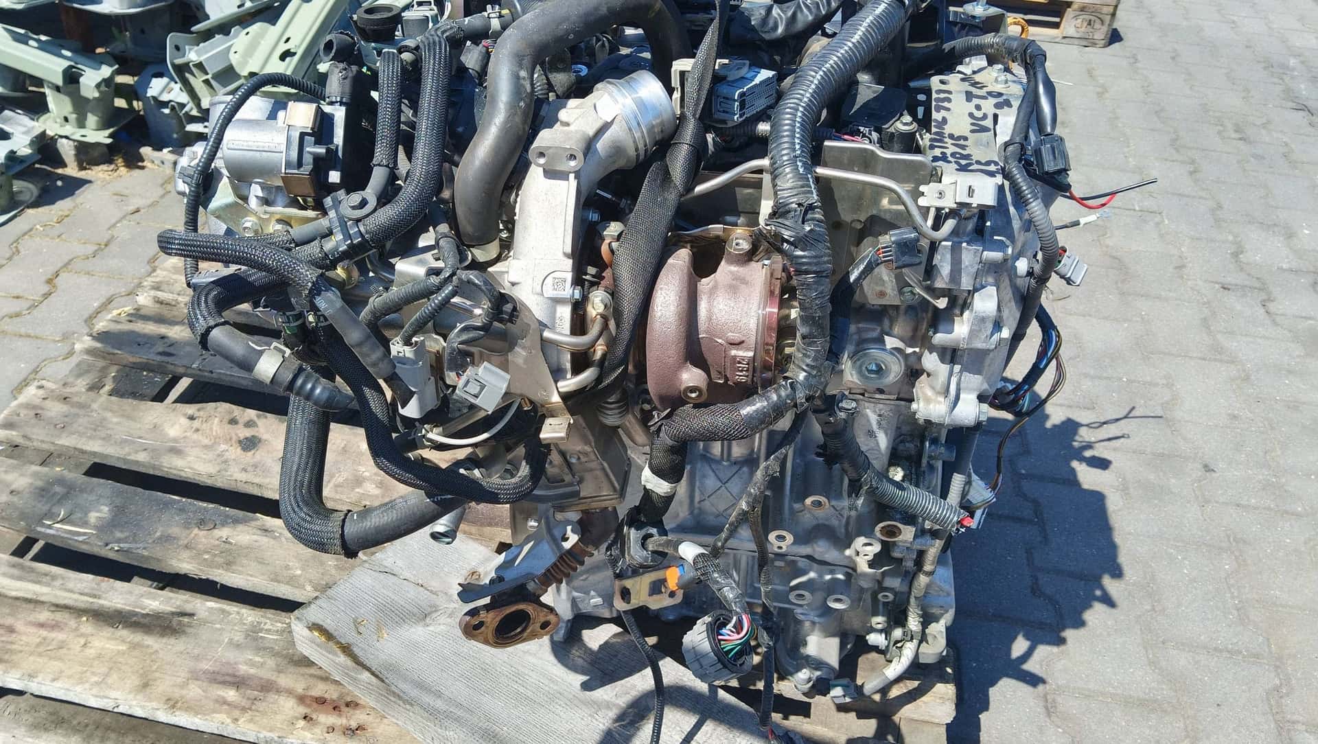 Moteur KR15DDT vue 5