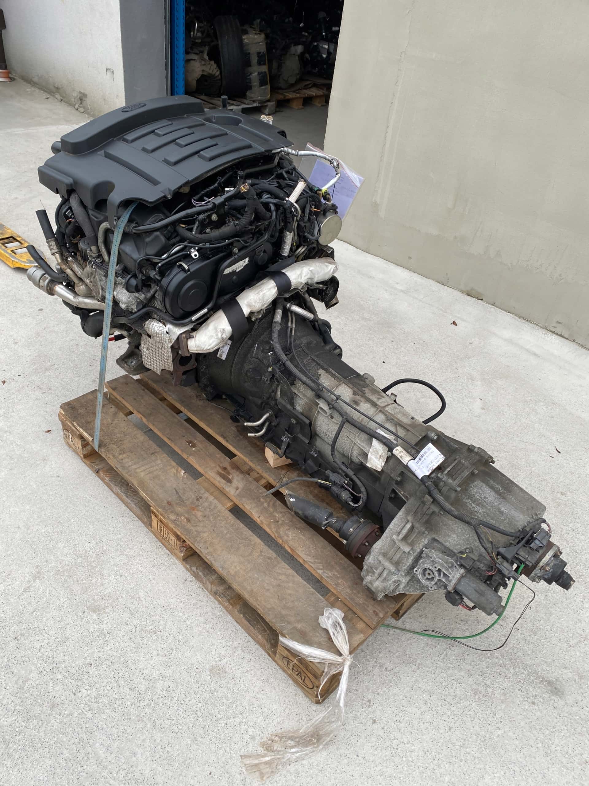 Moteur 306DT vue 6