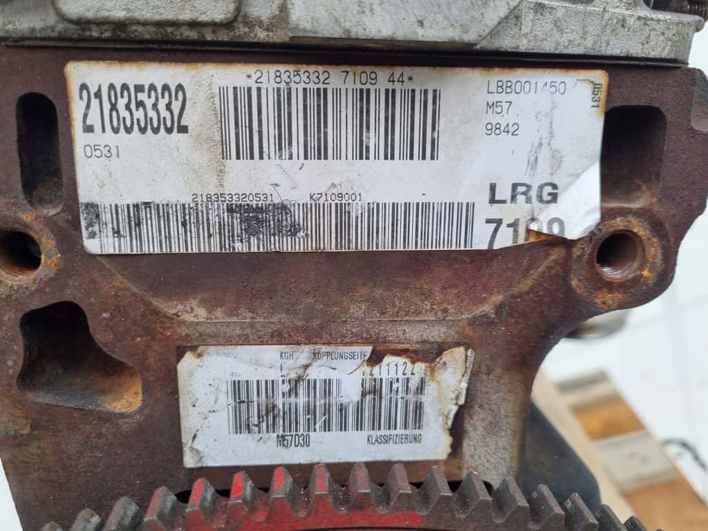 Moteur 306D1 vue 5
