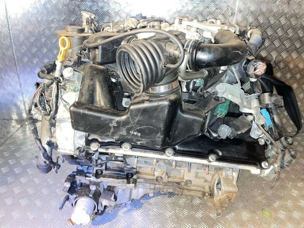Moteur VK45DE vue 2