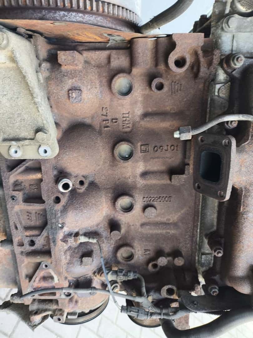 Moteur F1CE0481D (F30DT) vue 9