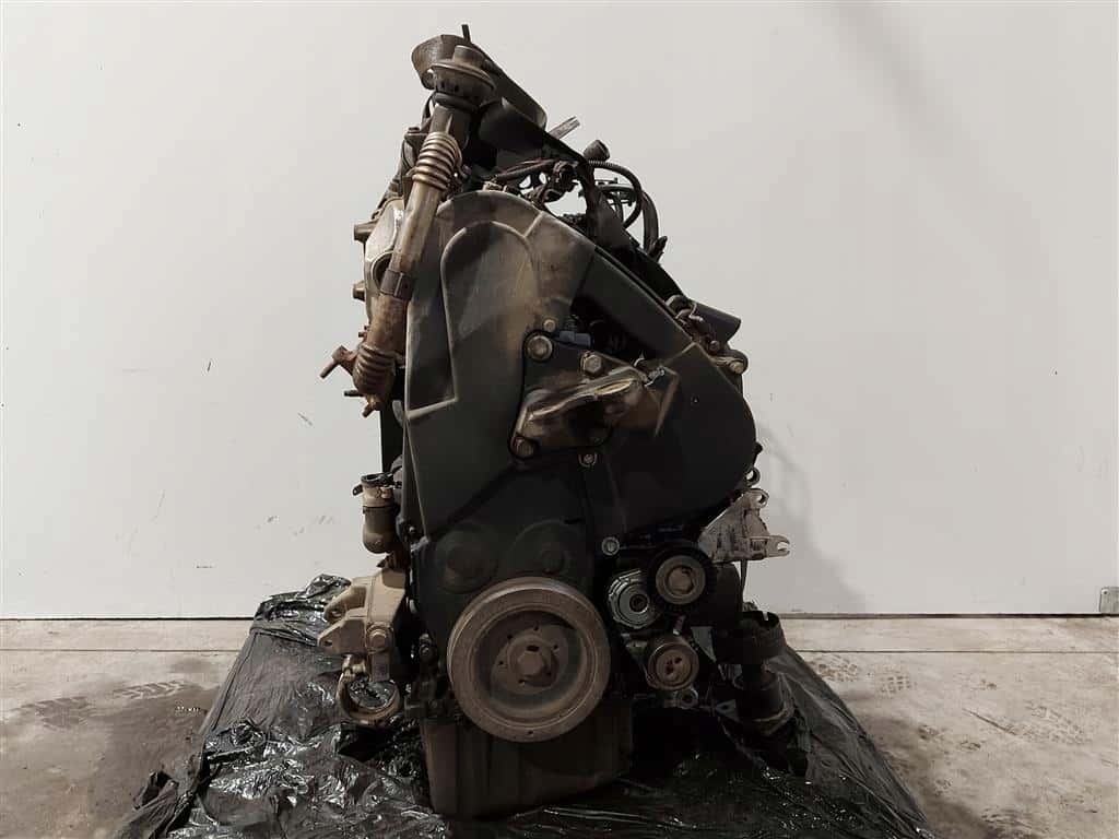 Moteur 8140.63 (F28D) vue 2