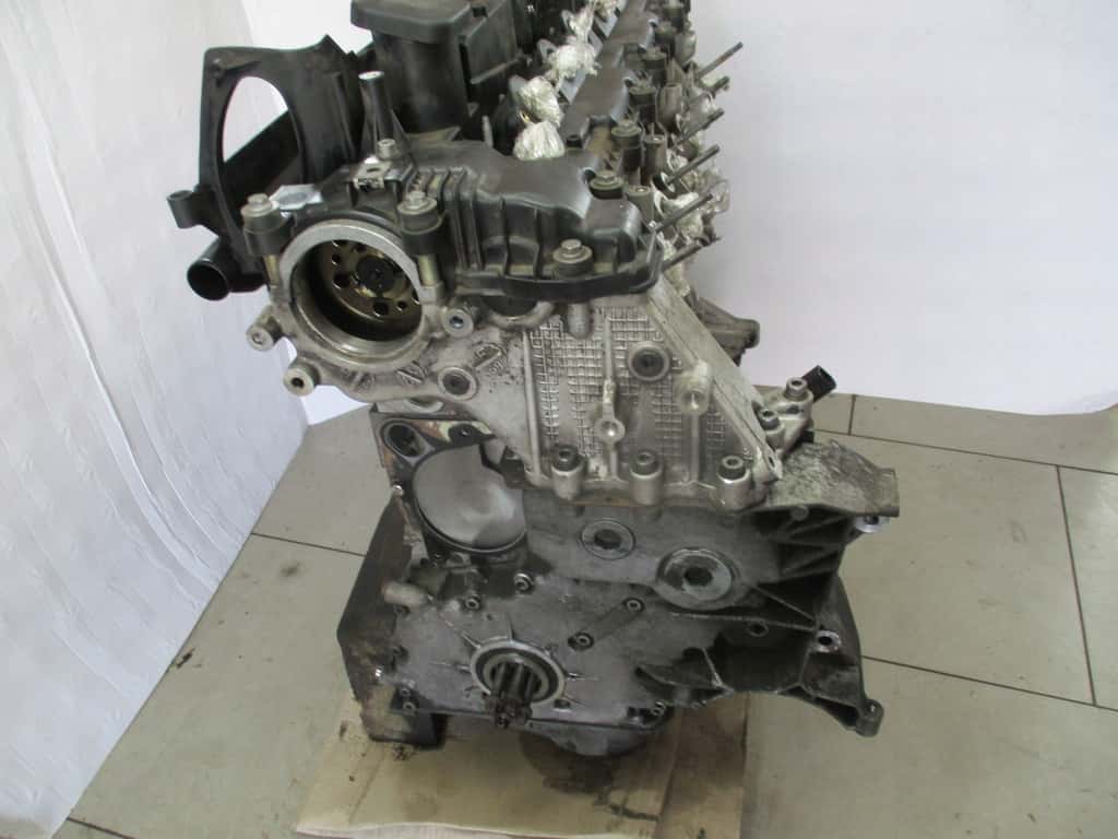 Moteur 306D3 vue 2