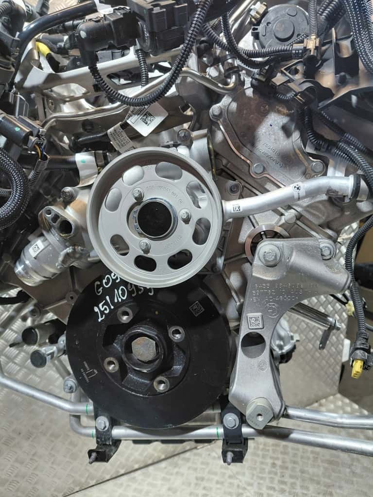 Moteur S68 B44 A vue 3