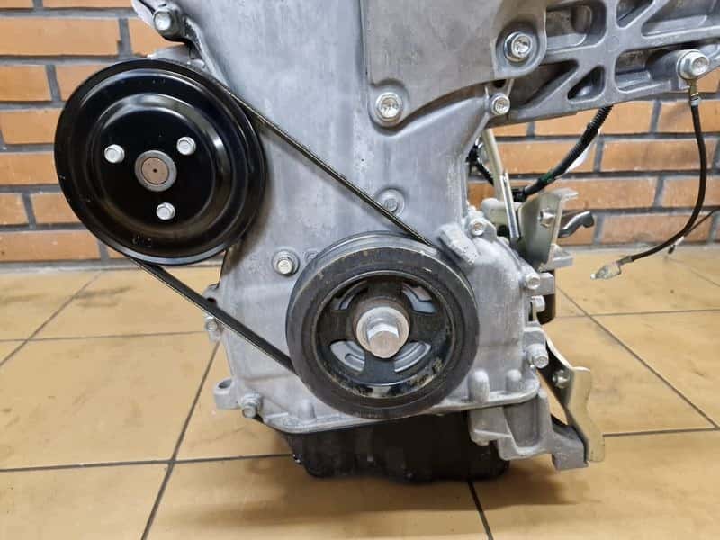 Moteur 4B12 vue 4