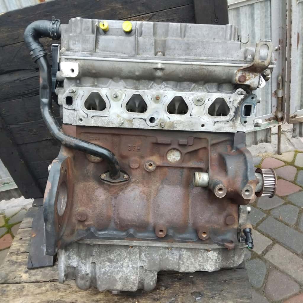 Moteur Y 16 XE vue 2