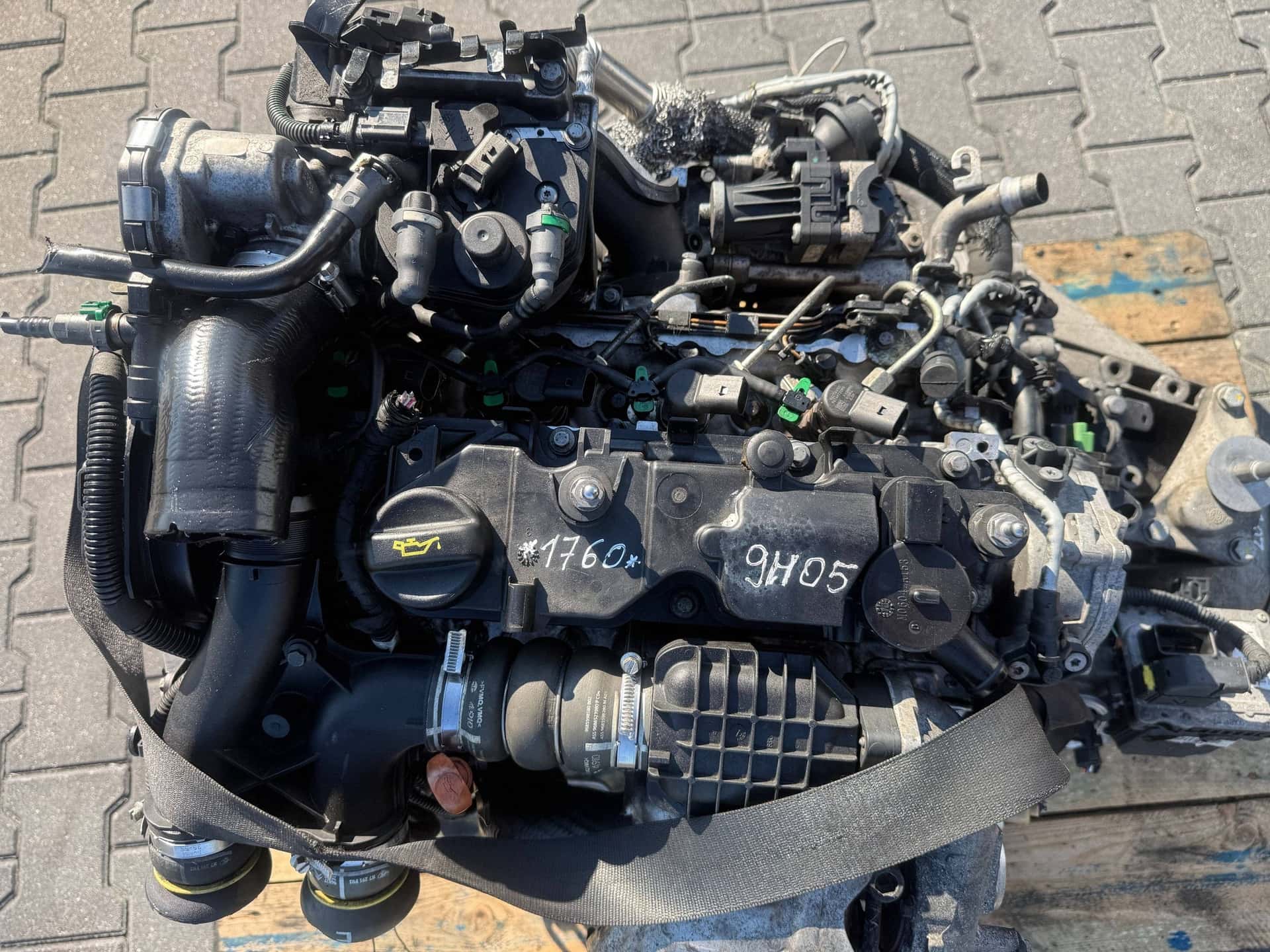 Moteur 9HC (DV6C) vue 4