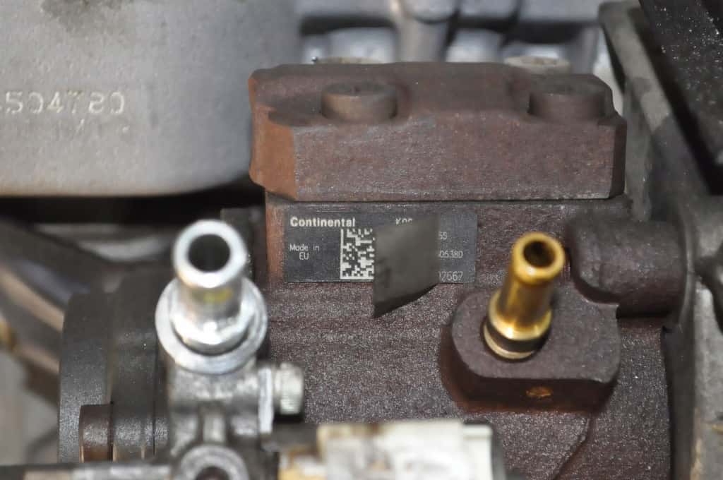 Moteur 9HR (DV6C) vue 2