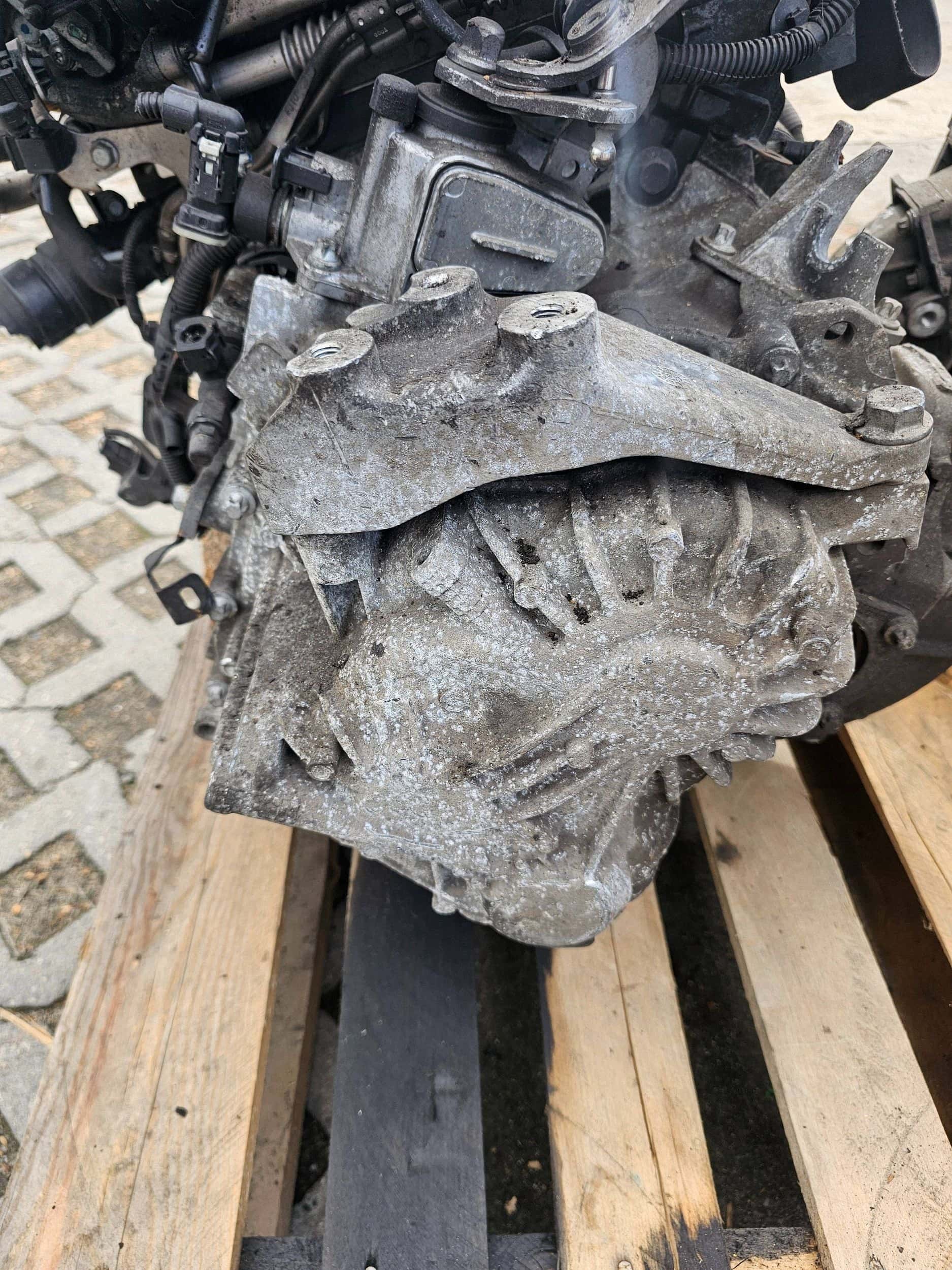 Moteur B 16 DTH vue 6