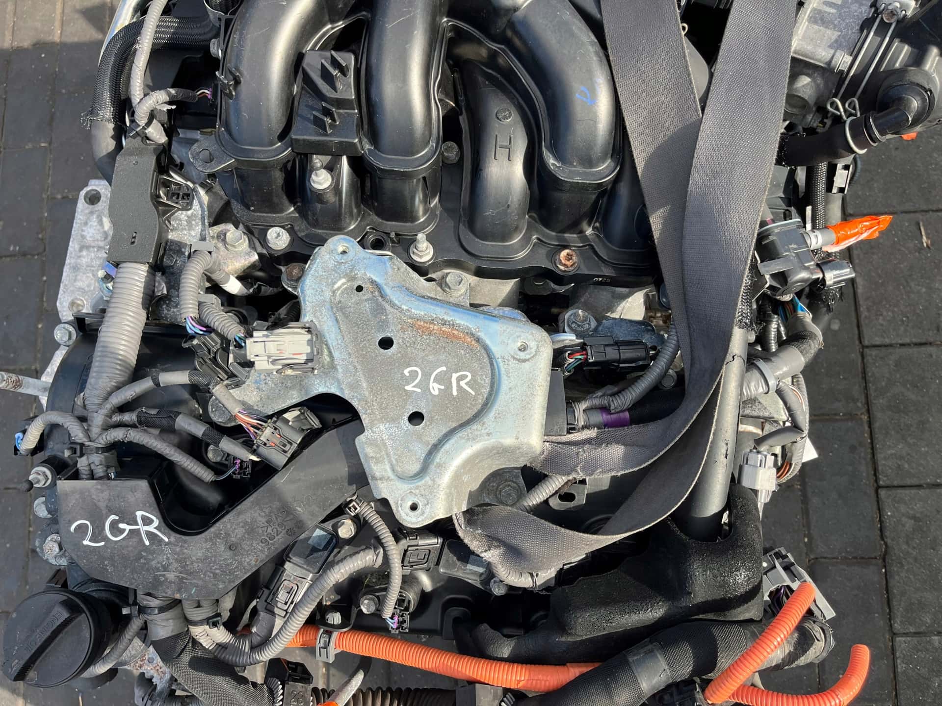 Moteur 2GR-FXE vue 8