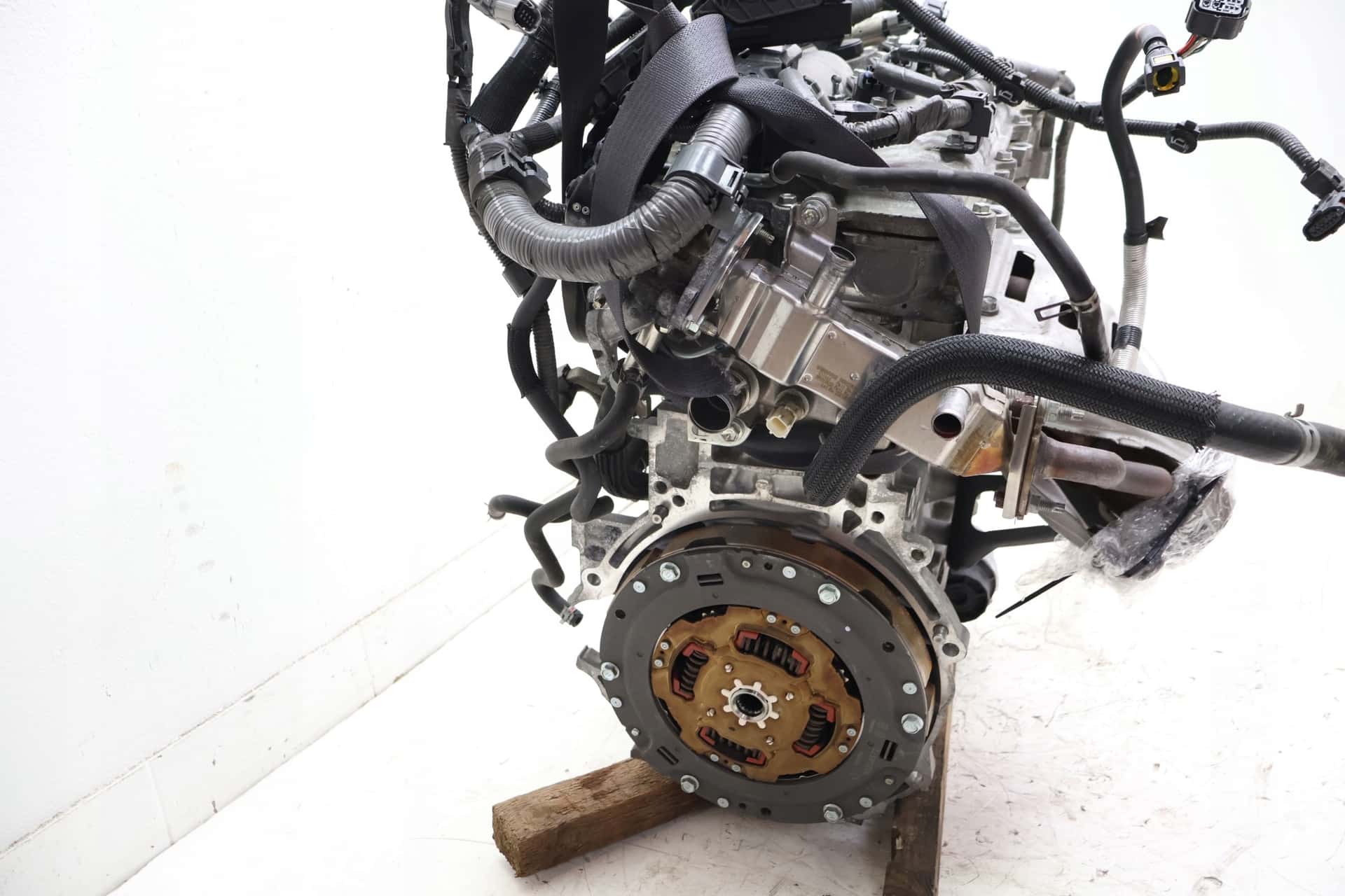 Moteur 2ZR-FAE vue 2