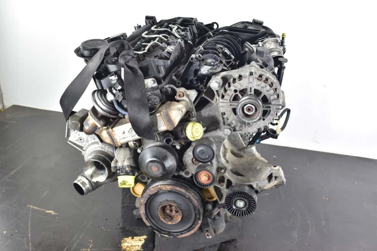 Moteur N47 D20 A vue 3