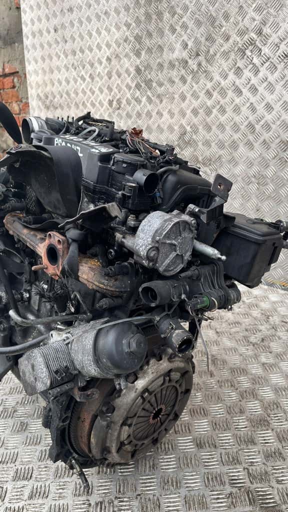 Moteur 9HV (DV6TED4B) vue 2