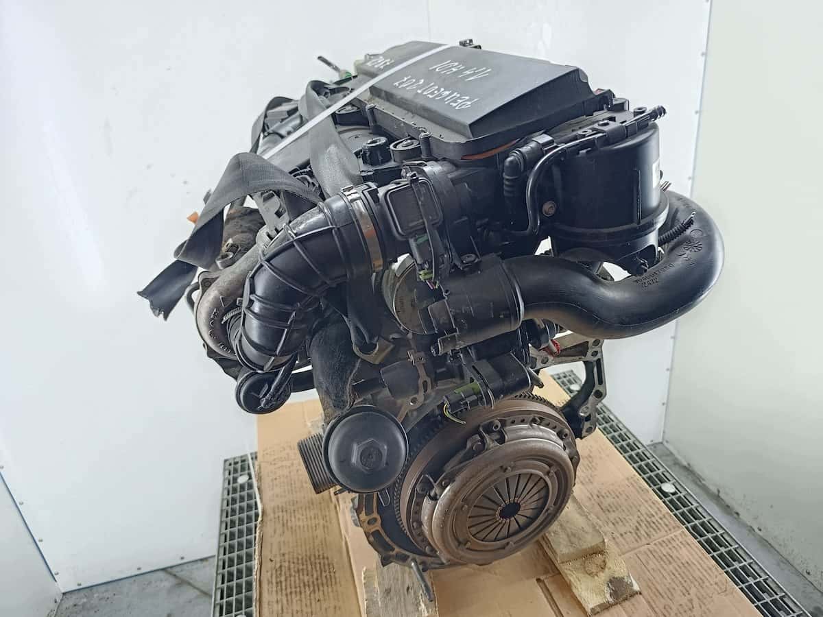 Moteur 8HZ (DV4TD) vue 3