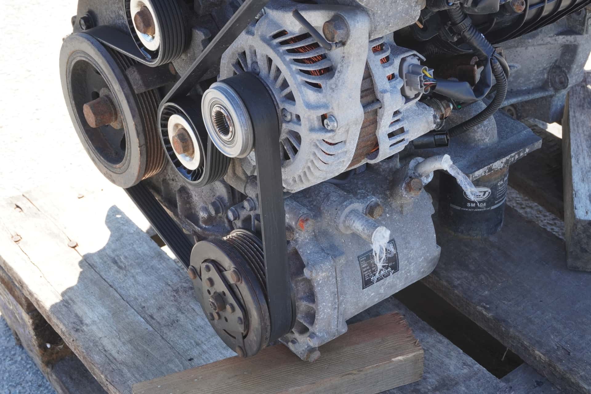 Moteur 4B10 vue 8