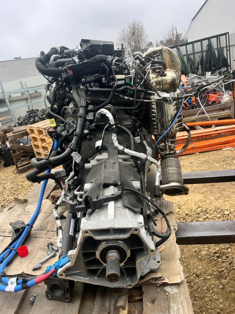 Moteur 204DTY vue 2