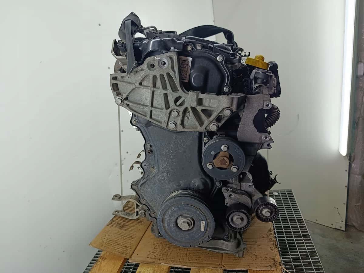 Moteur M9R 816 vue 2
