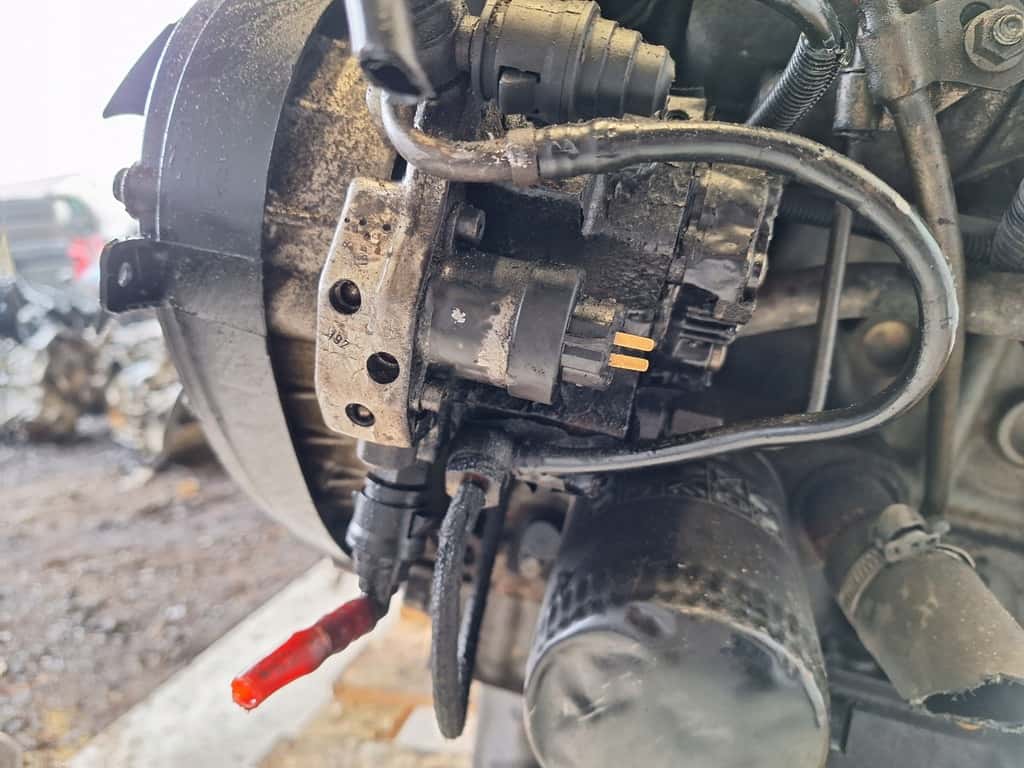 Moteur F1AE0481B vue 6