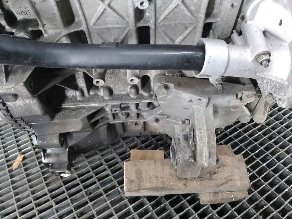 Moteur 6FZ (EW7J4) vue 3