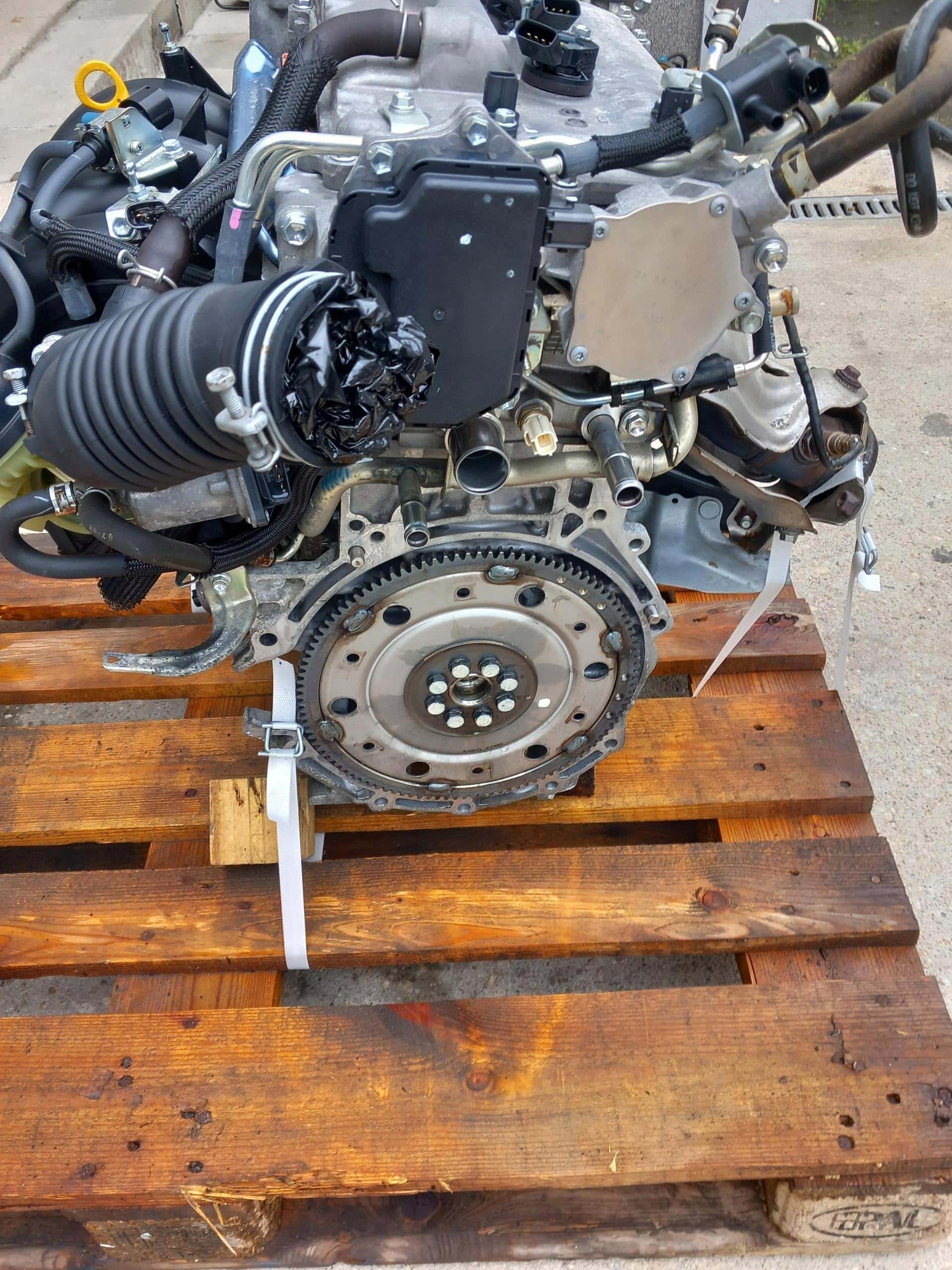 Moteur 2ZR-FAE vue 4