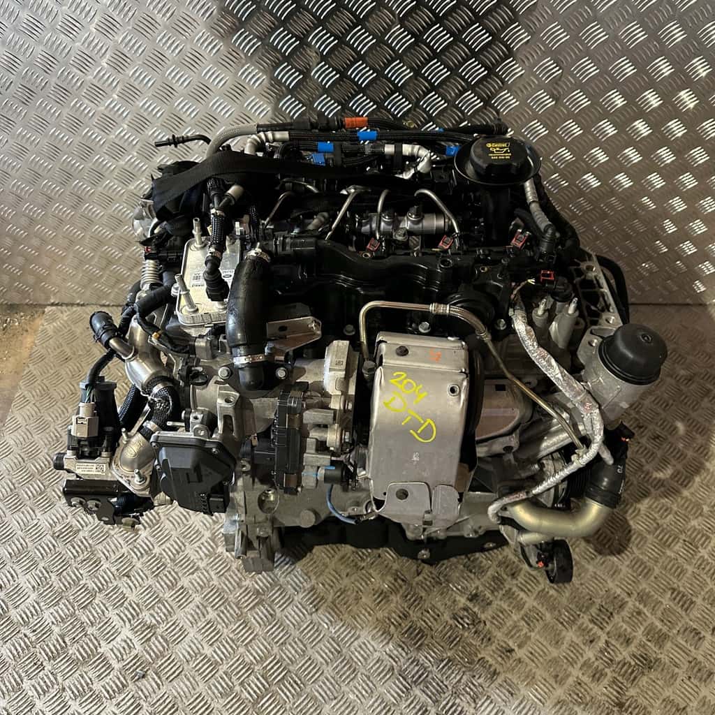 Moteur 204DTD(AJ21D4) vue 2