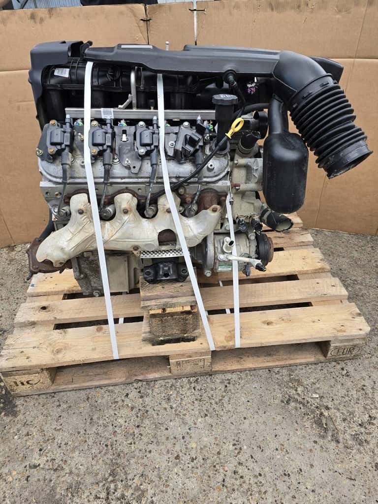 Moteur LH6(325CUV8) vue 2