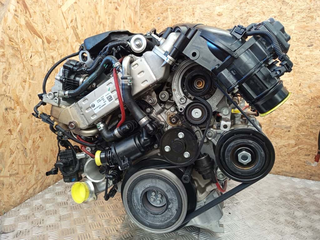 Moteur B57 D30 A vue 4