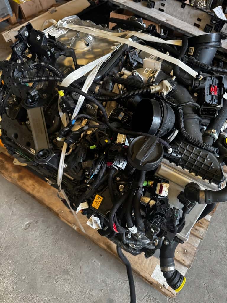 Moteur S68 B44 A vue 3