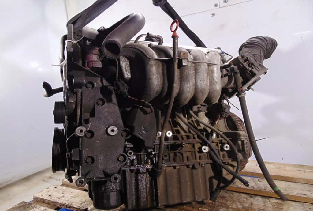 Moteur B 5244 S vue 2