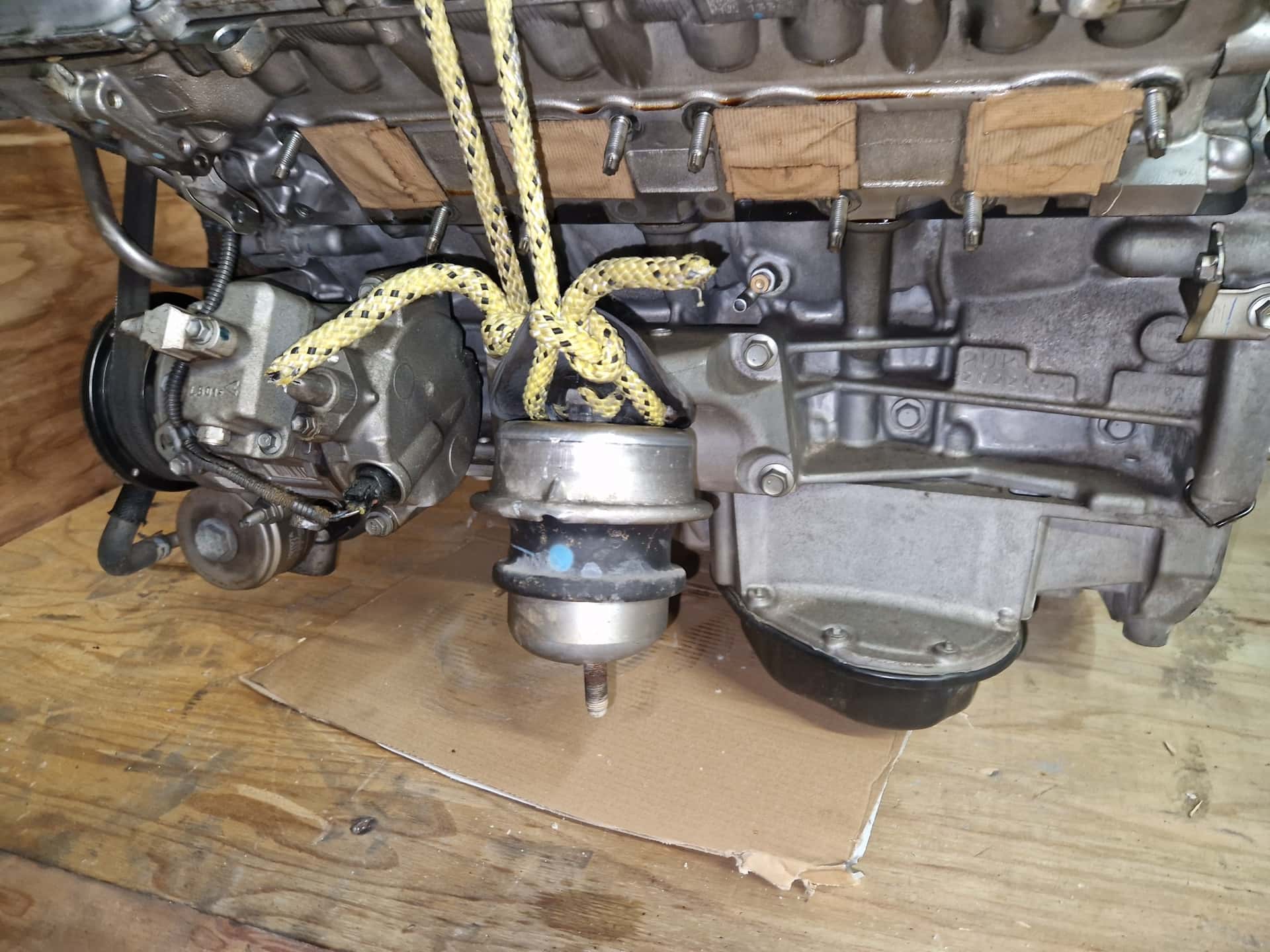 Moteur 2UR-GSE vue 4