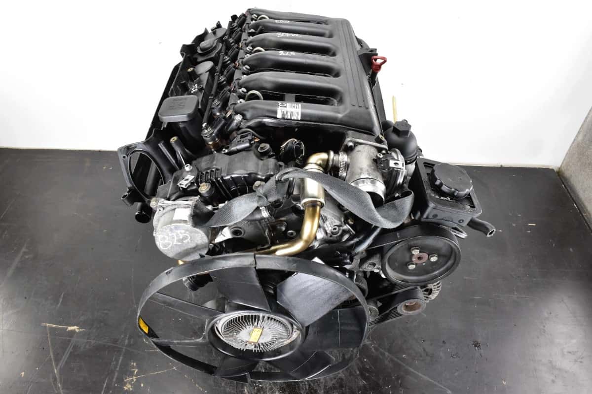 Moteur 306D2 vue 3